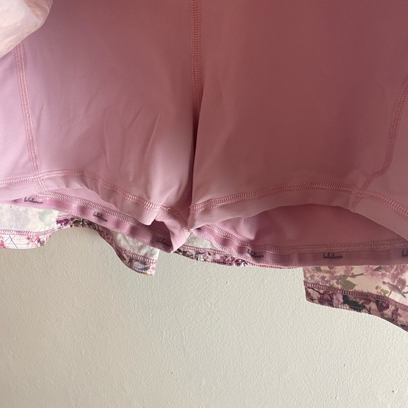 Lululemon Play off the Pleats Skirt Blossom Spritz Multi 6 - Picture 4 of 7